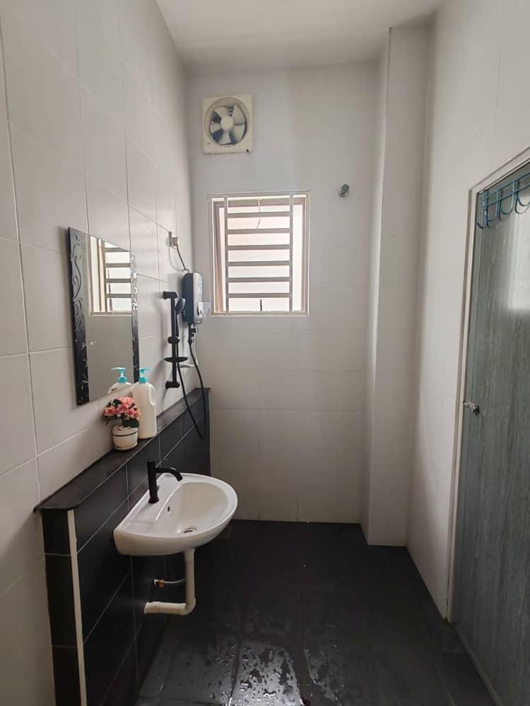 Teluk Batik 17Paradisehome Private Pool Karaoke Snooker Bbq 15Pax Lumut Zewnętrze zdjęcie